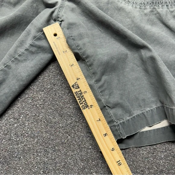 Kuhl Gray Lightweight Shorts Size 6 - Picture 5 of 9